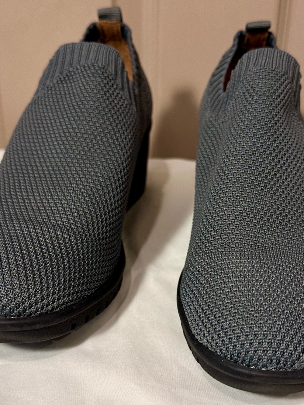 Women's Slip-On Knit Loafers in Gray